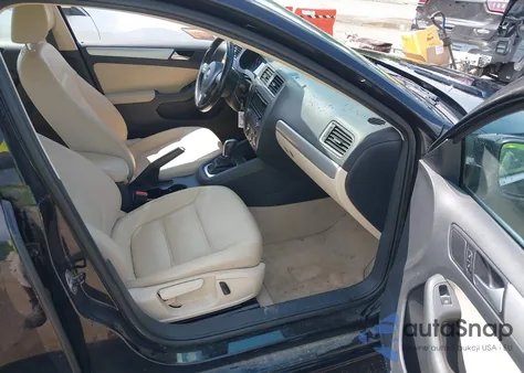 2014 Volkswagen Jetta 1.8T Se z USA, uszkodzony, nr VIN 3VWD17AJ6EM386018